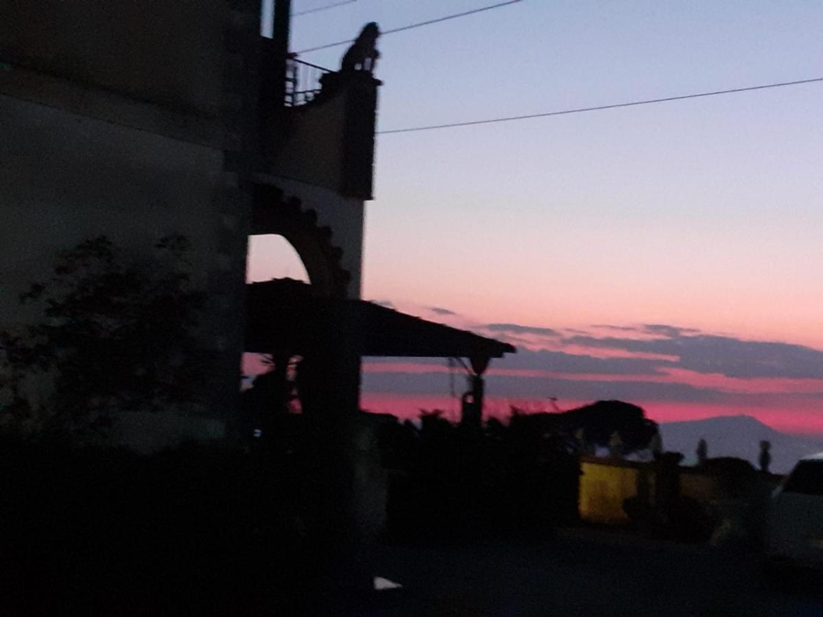 B&B La Pietra Ercolano Bagian luar foto